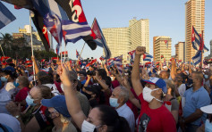 古巴首都10万人集会撑政府 总统吁谴责美国封锁
