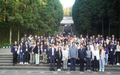 重阳节｜梁宏正率「连青人网络」交流团赴井冈山拜祭献花 学习先烈革命精神