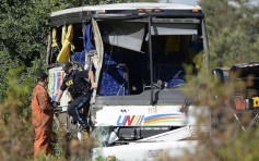 載中國遊客旅遊巴在加拿大失事24人受傷