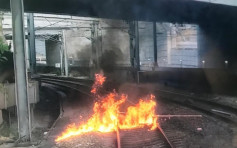 【大三罢】西铁綫行走红磡至兆康站 红磡站路轨遭投燃烧物列车一度受阻