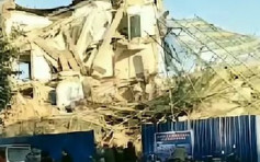吉林一农村银行办公楼倒塌 2人仍被困