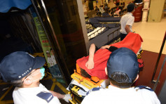 中年汉凤德邨商场外被围殴 两男子被捕