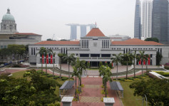 新加坡国会附近放无人机  中国游客犯禁被警带走