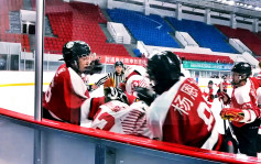【片段】网传参与全国青运会冰球赛事被围殴 五港队球员被打