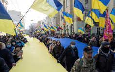 乌克兰第二大城市逾千民众上街  反俄游行示威
