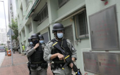 500警反恐演习 模拟恐怖分子持枪闯校袭击市民