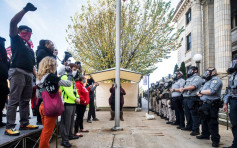 美國北卡州有民眾遊行至票站 警員以胡椒噴劑驅散