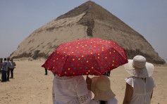埃及开放2座最古老金字塔 展示大量出土文物	