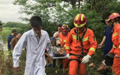 云南缅甸籍工人堕8米深井 由消防救出