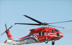 台空勤捞起坠海直升机 发现2具遗体4人仍失联