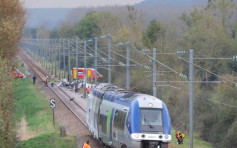 法国私家车撞火车3死 乘客一度误以为恐袭