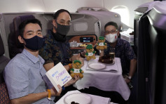 疫情下用創新方式「自救」 新加坡航空A380客機變餐廳