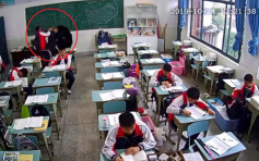 四川一中学老师被学生持物狂打头部  伤势严重仍未苏醒