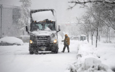 美国受冬季风暴吹袭  逾140万户停电9死