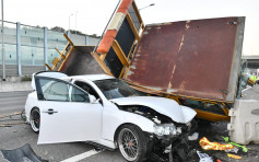 粉嶺公路私家車與工程車相撞 5人受傷送院