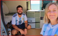 世界杯｜自驾游半年抵阿布扎比 阿根廷球迷夫妇被沙地拒入境