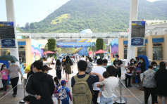 【長假最後一天】海洋公園續人頭湧湧 遊人稱設施輪候半小時