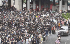 曼谷示威者发起多区集会 当局关闭地铁站