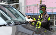 警東九龍打擊違泊 發2430張牛肉乾拖走10違泊車　