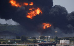 古巴储油设施遭雷击引发爆炸大火  1死121人伤17消防员失踪