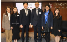 律师会办「2025年全国「两会」对香港法商界启示」分享会 汤文龙主持炉边谈话