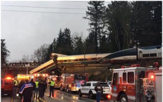西雅图火车脱轨3死70伤 事发时疑严重超速