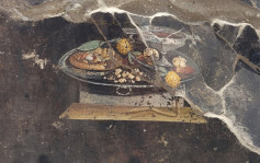 意大利薄餅起源在此尋？龐貝古城壁畫現驚人線索