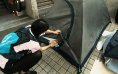 維港會｜隧道露宿者被趕致無處容身 銀杏館派月餅：至少給了一點關心