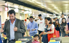 港铁周日起推八达通优惠 每程减3.3%至明年4月4日