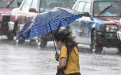 雨淋濕了身遭緊盯胸部 女子控告男同事性騷擾