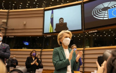俄乌局势｜泽连斯基于欧洲议会发表视像演讲 全场起立鼓掌