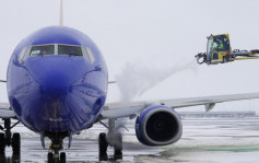 冬季风暴袭美5000万人受影响 28万户停电逾1550班机取消