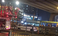 私家車闖入輕鐵路軌 大棠路站列車服務一度受阻