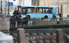 俄罗斯圣彼得堡巴士失控冲落河 7名乘客死亡 司机被拘留