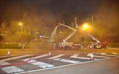 九龍灣路政署地盤起火 消防升雲梯灌救