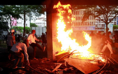 曼谷再有反巴育示威 與警爆發衝突