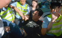 吳文遠投訴3年前警車內遭毆打 警列無法證實