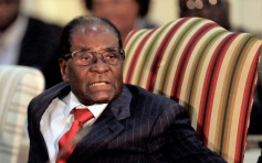 津巴布韋總統穆加貝同意下台 換家人安全