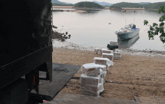 海关联同水警西贡斩竹湾码头检820万元私烟