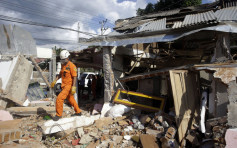 【龙目岛地震】升至131人死 女子被埋2天后获救