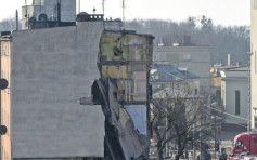 波兰塌楼酿4死24伤