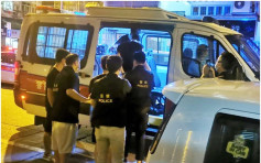 警搗深水埗街頭「魚蝦蟹」賭檔 拘兩越南漢