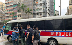 深水埗打擊非法聚賭 警拘7人檢啤牌賭款