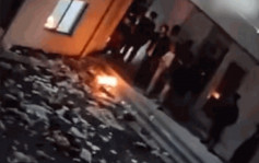 安徽職校突拆全宿舍拖板 禁用手機引發學生抗議 校方：不滿意可退學