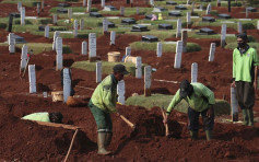 印尼新冠死亡人數東南亞之冠 罰拒戴口罩者到公墓挖墳