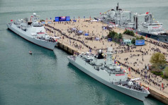 解放軍海軍成立75年 舉辦艦艇軍營開放活動
