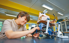 研自动避障碍物AI轮椅 IVE生STEM设计赛夺冠
