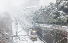 暴雪侵襲︱高鐵站塞滿春運客  滯留長沙湖南武漢廣州候車17小時