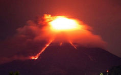 菲律宾马荣火山持续喷发 当局疏散3.4万人