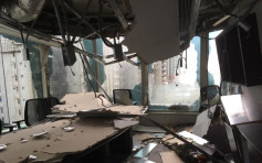 【红磡海滨广场爆窗】疑似办公室灾后图片曝光 天花倒塌杂物遍地